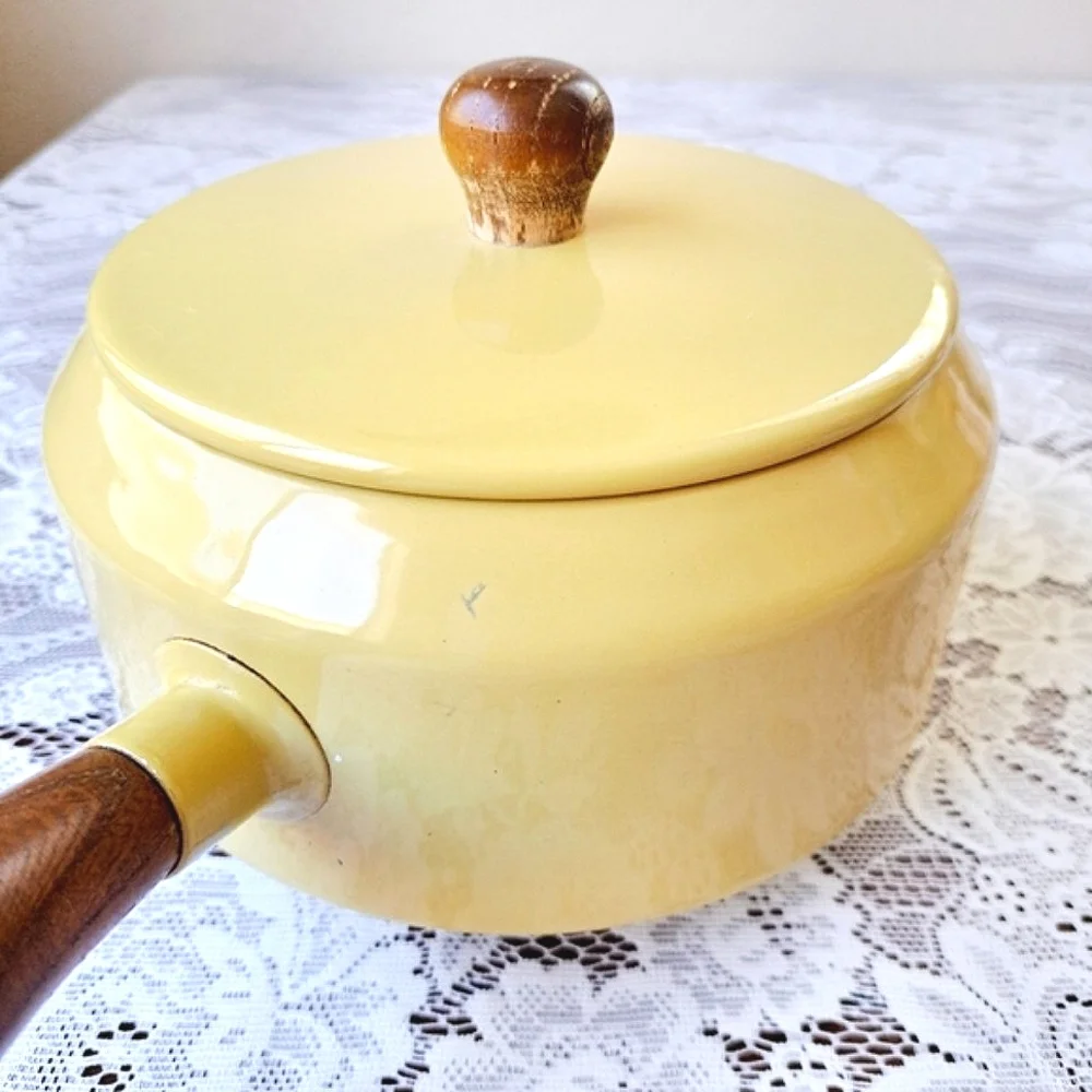 Vtg 60s MCM Mustard Yellow Enamel Fondue Pot w/ Lid Mod Dining Cookware Saucepan